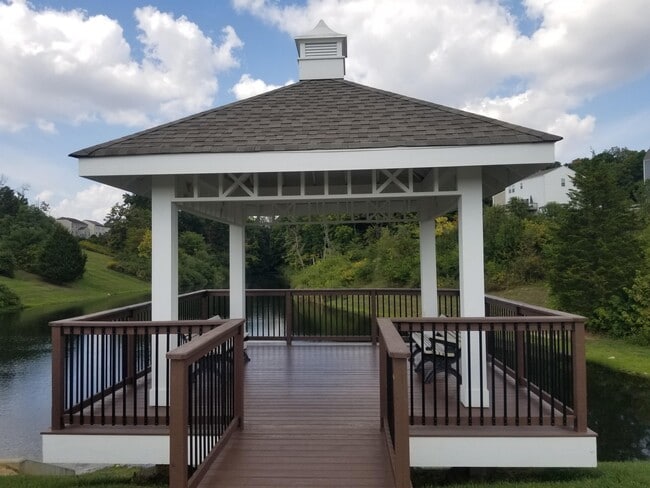 Building Photo - 1389 Meadowrun Ln