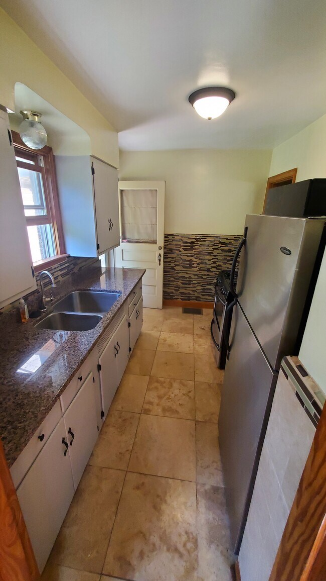 Building Photo - 5269 Sidney Rd