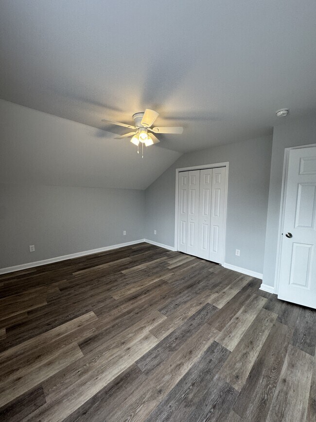 Building Photo - 4529 Farm Lake Dr