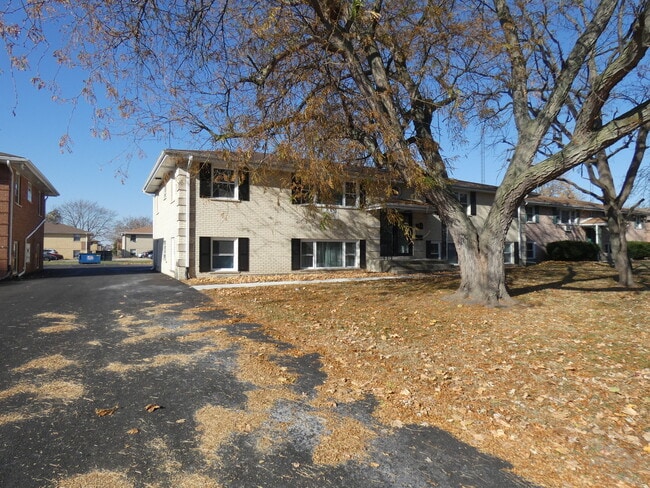 Building Photo - 241 S Small Ave