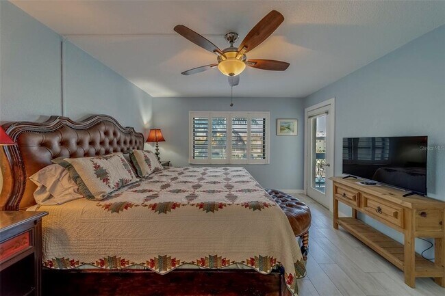 Building Photo - 11650 Capri Cir S