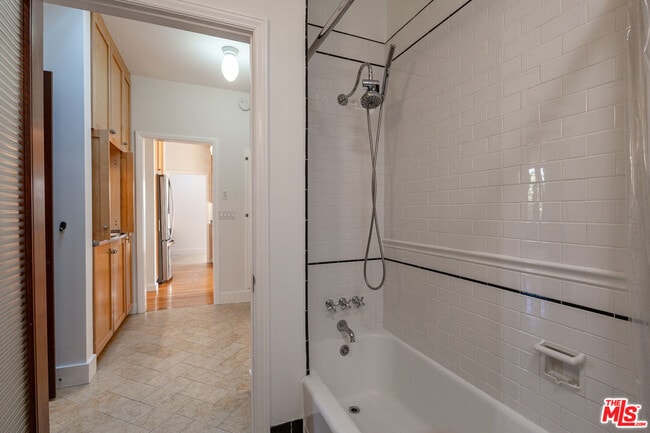 Building Photo - 3234 Ettrick St