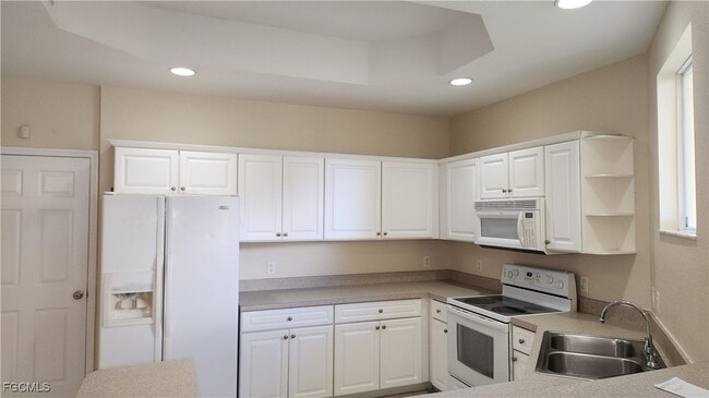 Building Photo - 16141 Via Solera Cir