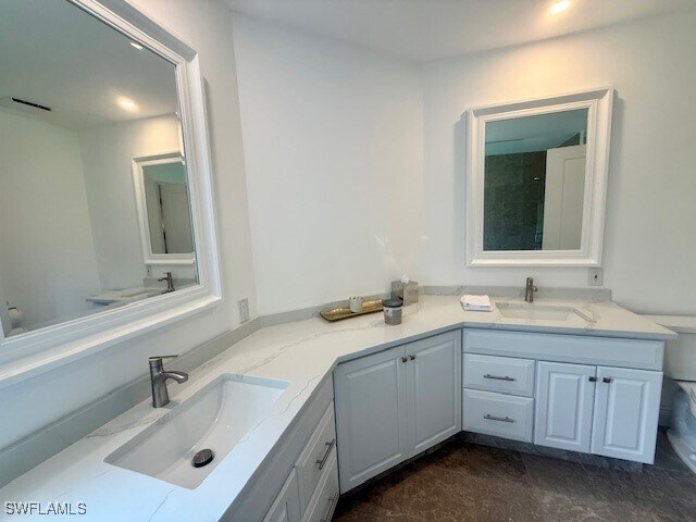 Building Photo - 7056 Pelican Bay Blvd