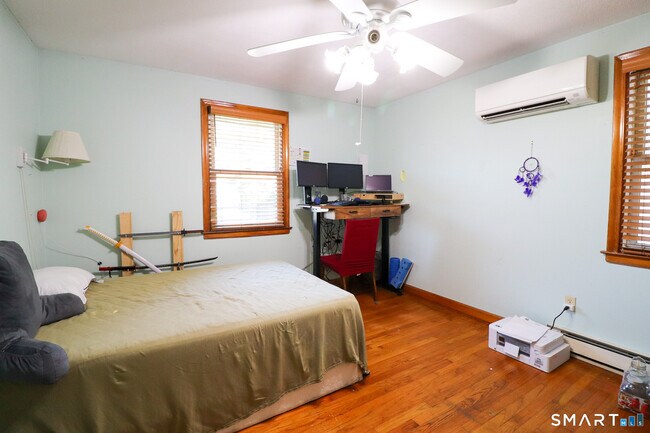 Building Photo - 63 Home Ave