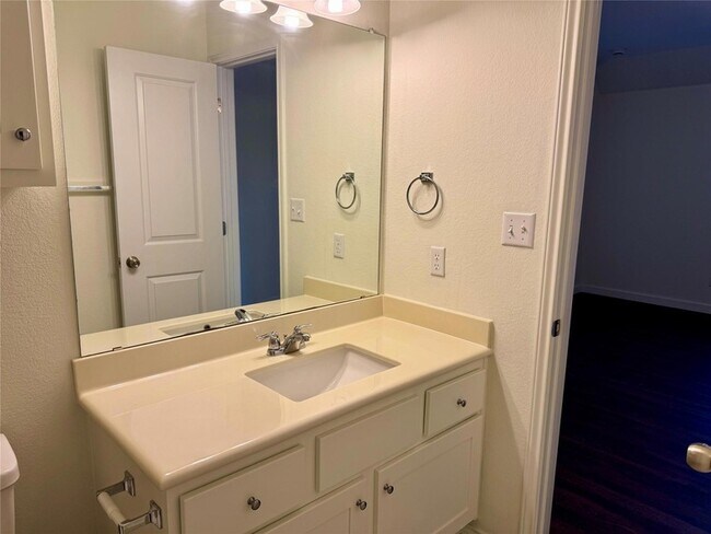 Building Photo - 408 Wolf Creek Way