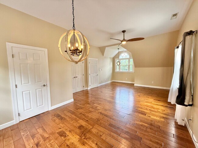 Building Photo - Luxurious 5BD, 4.5BA North Raleigh Home wi...