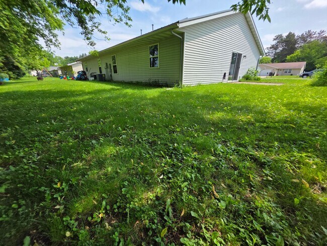 Building Photo - 2102/2104 Mittlestadt