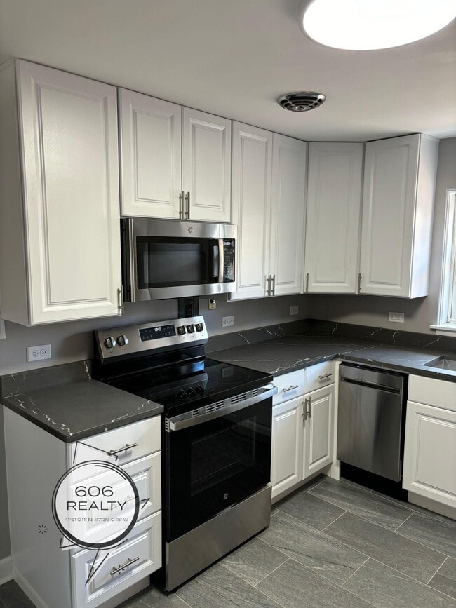 Primary Photo - Franklin Park Apts!
