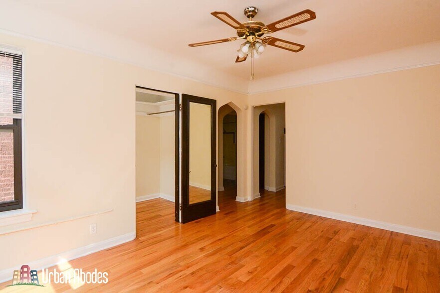 Building Photo - 4415 N Wolcott Ave