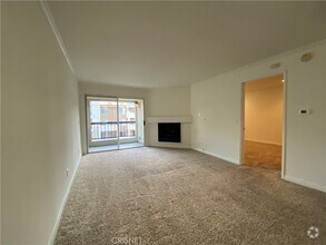 Building Photo - 5515 Canoga Ave