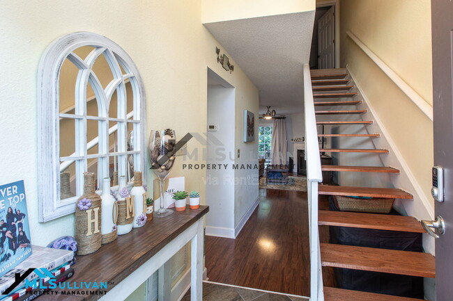 Building Photo - 7908 Falcon Rest Cir