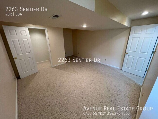 Building Photo - 2263 Sentier Dr