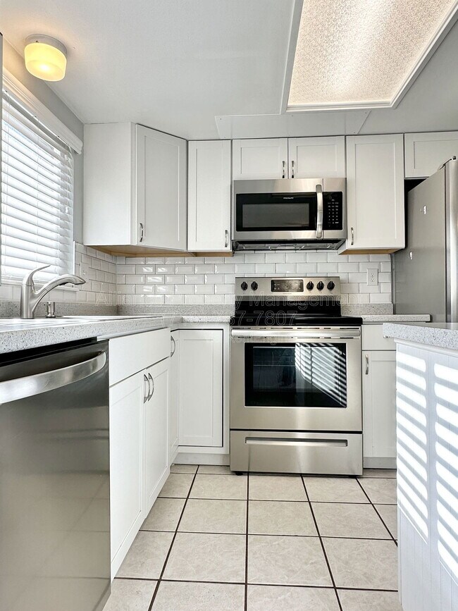 Building Photo - 3465 Kirkwood Dr