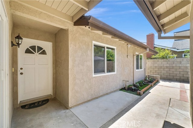 Building Photo - 5071 Doanoke Ave