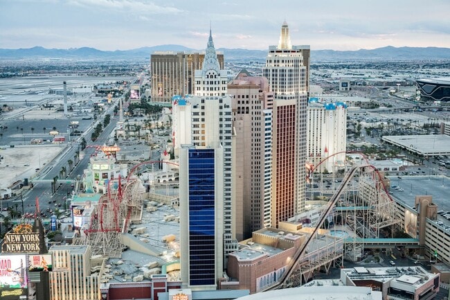 Building Photo - Waldorf Astoria Las Vegas- 1 bed .5 bath on the 39th floor!