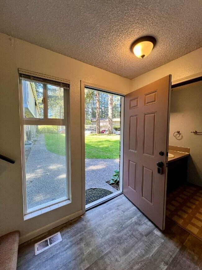 Building Photo - PENDING APPLICATION; Black Lake Access! W/S/G Included!