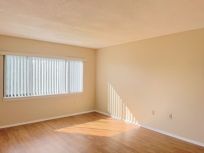 Building Photo - 1054 Lotus Cove Ct