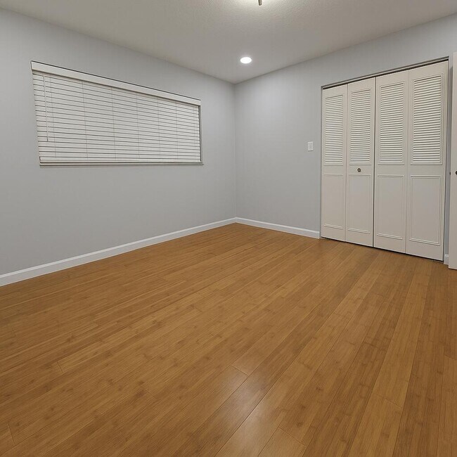 Building Photo - 2461 SW 82nd Ave