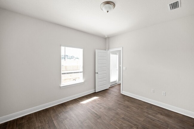 Building Photo - BRAND NEW HOME IN MAGNOLIA PINES!!!