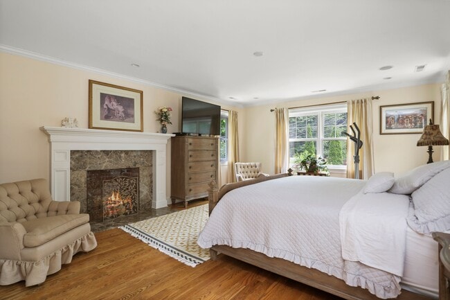 Building Photo - 80 Brookside Dr