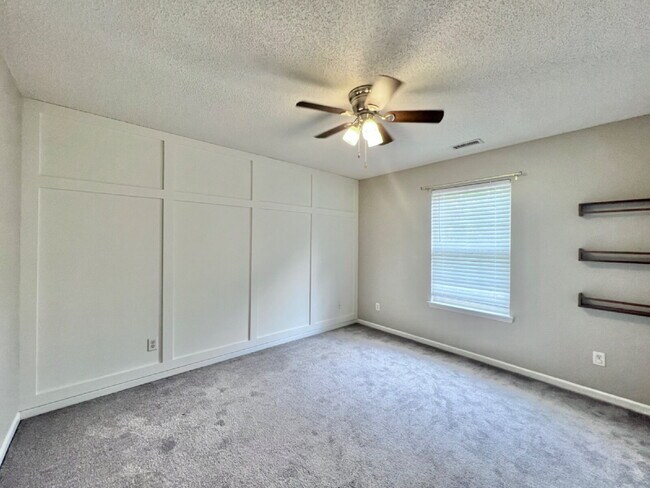 Building Photo - OPEN and SPACIOUS!