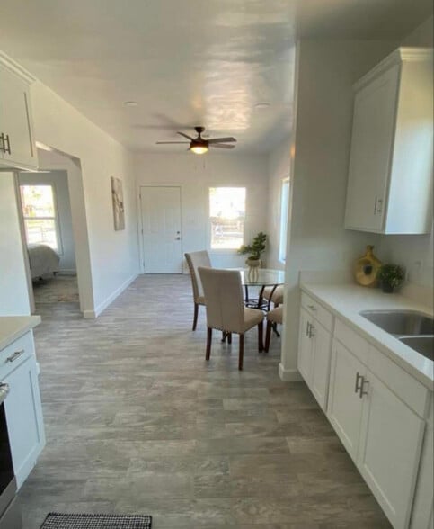 Building Photo - 1533 E Garfield St