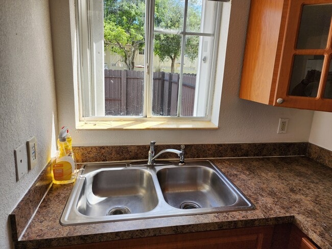 Building Photo - 8561 SW 109th Ave