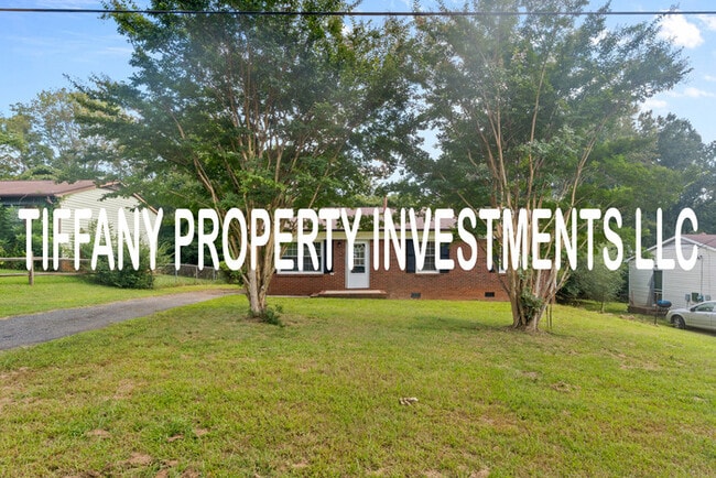 Primary Photo - 654 Dundeen Dr