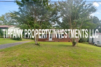 Building Photo - 654 Dundeen Dr