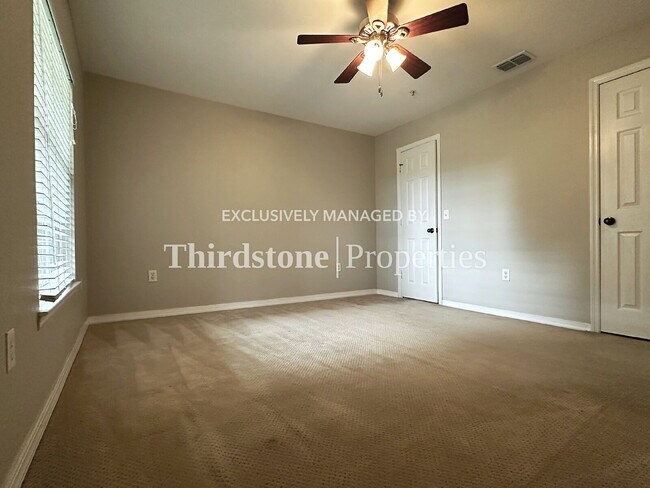 Building Photo - 7800 Point Meadows Dr