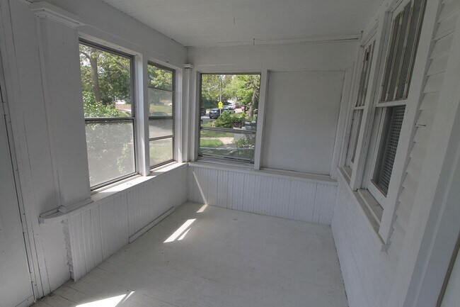 Building Photo - Lovely South Omaha Home. Available Soon!  Appliances Included