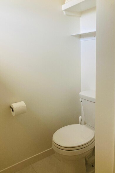toilet - 626 Bonair Way