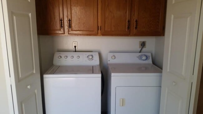 Building Photo - EXCELLENT TEMPE UNIT TOWNHOME AVAILABLE!!!