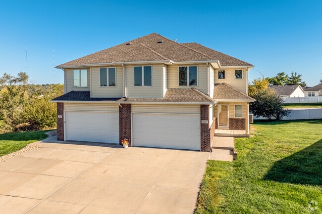 Building Photo - Northwest Village Apartments