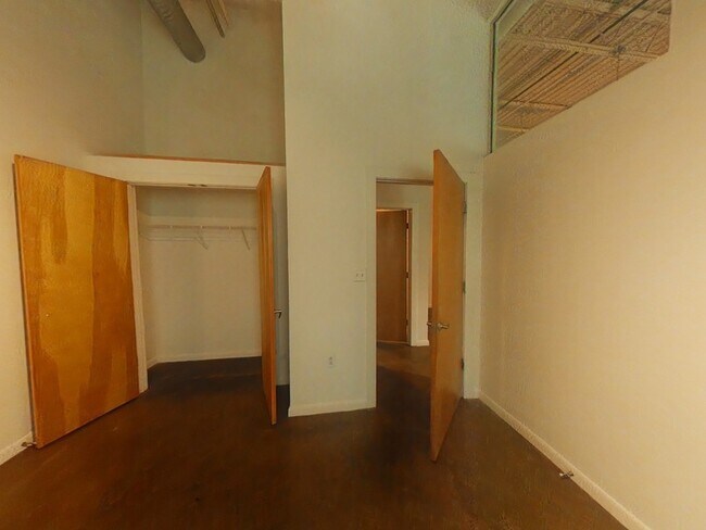 Building Photo - 1101 W Marshall St