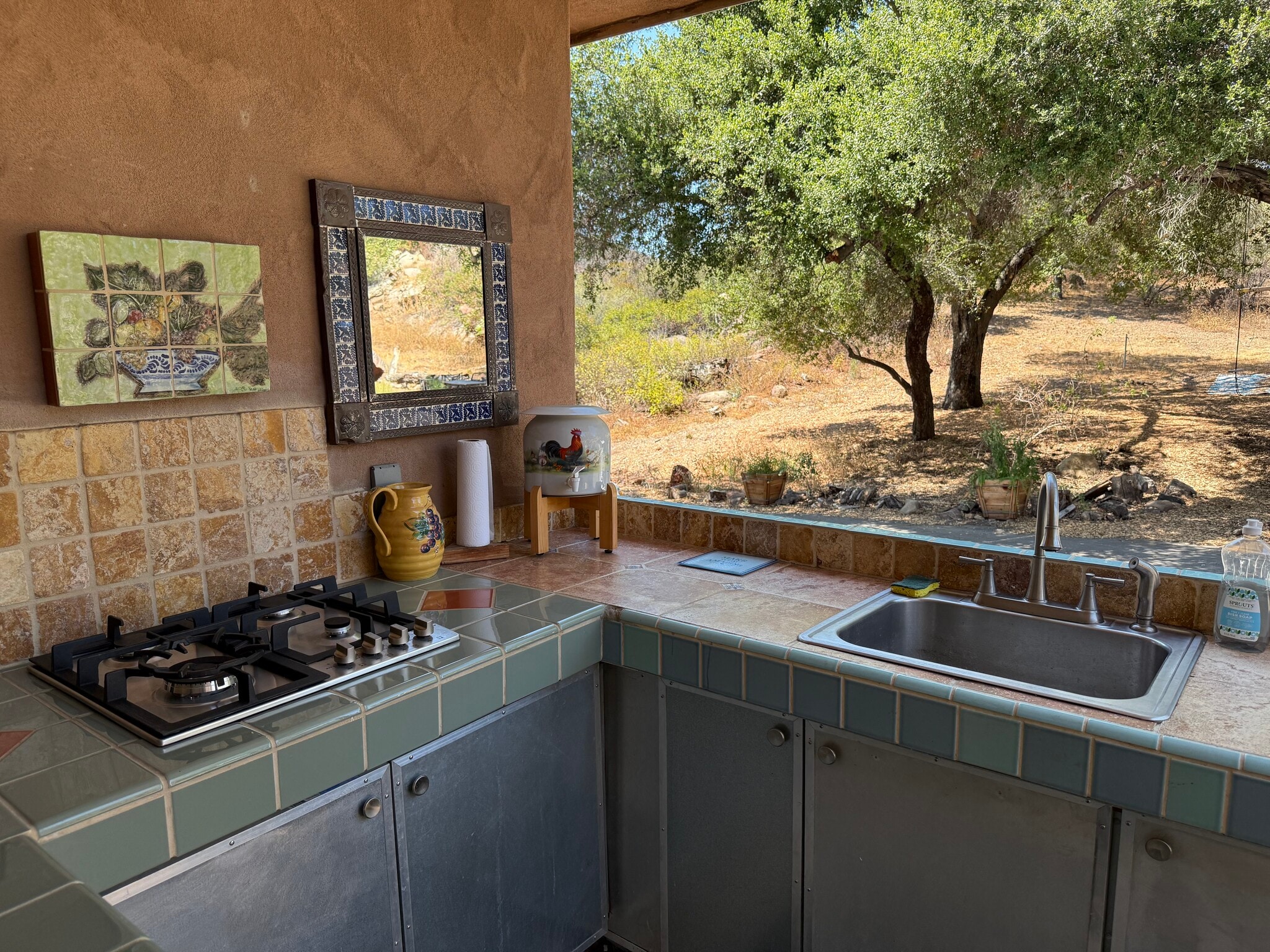 Shared outdoor kitchen - 13915 Mussey Grade Rd