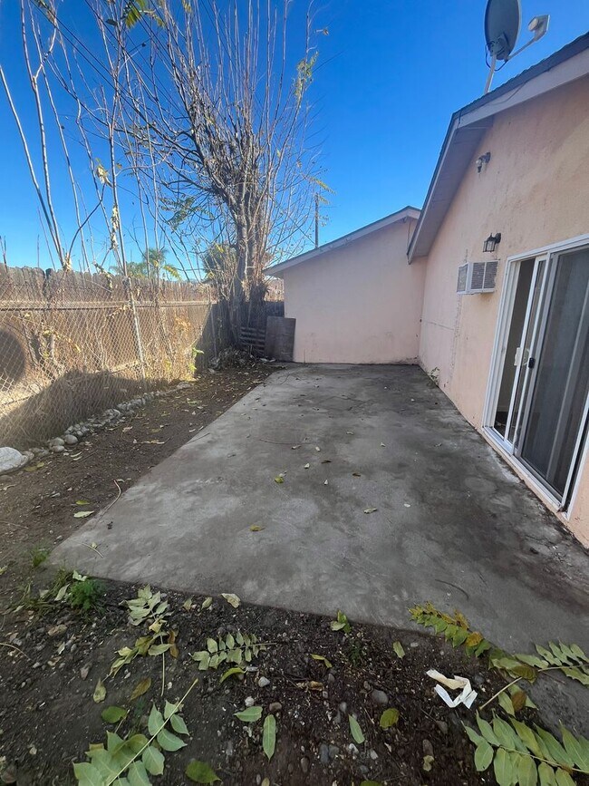 Building Photo - Aspan