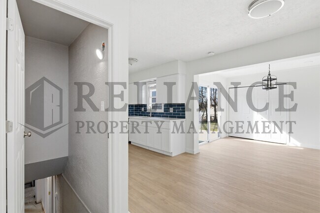 Building Photo - 6651 N Scottsville St