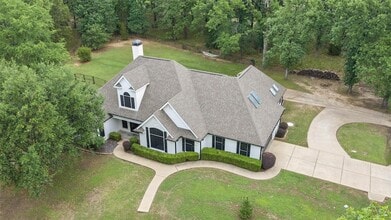 Building Photo - 109 Enchanted Dr