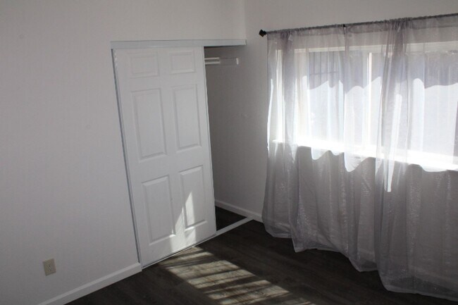 Building Photo - 3800 Waller Ave