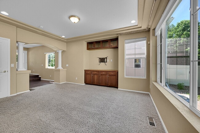 Building Photo - $2,595.00 - 3 Bed, 2.5 Bath Single Family ...