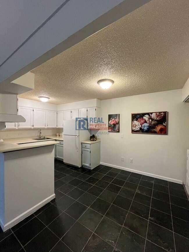 Building Photo - 3344 S Ammons St