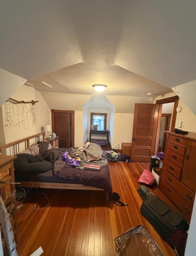 Building Photo - 52 Everett St