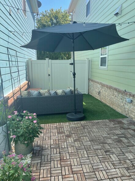 Building Photo - 3810 W Pawnee Rd