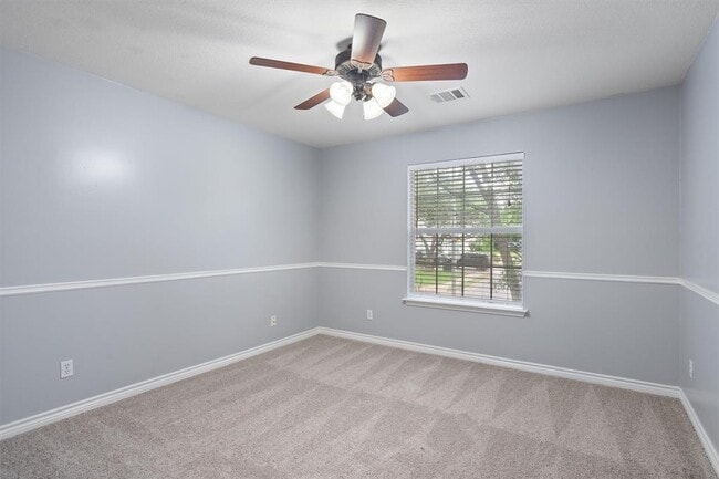 Building Photo - 1213 Red Ranch Cir