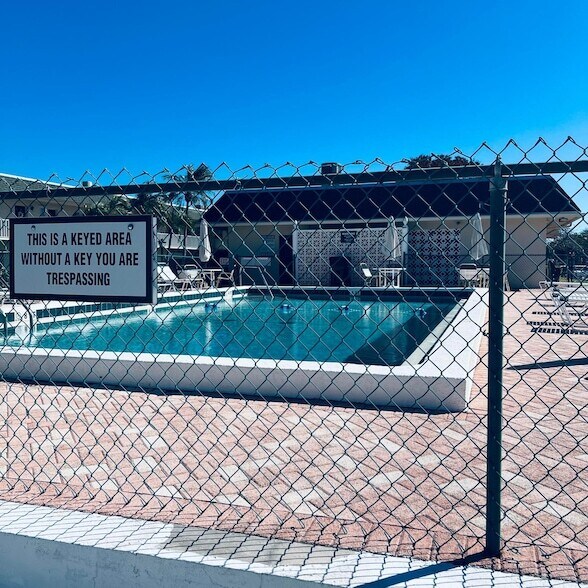 Building Photo - 1900 S Kanner Hwy