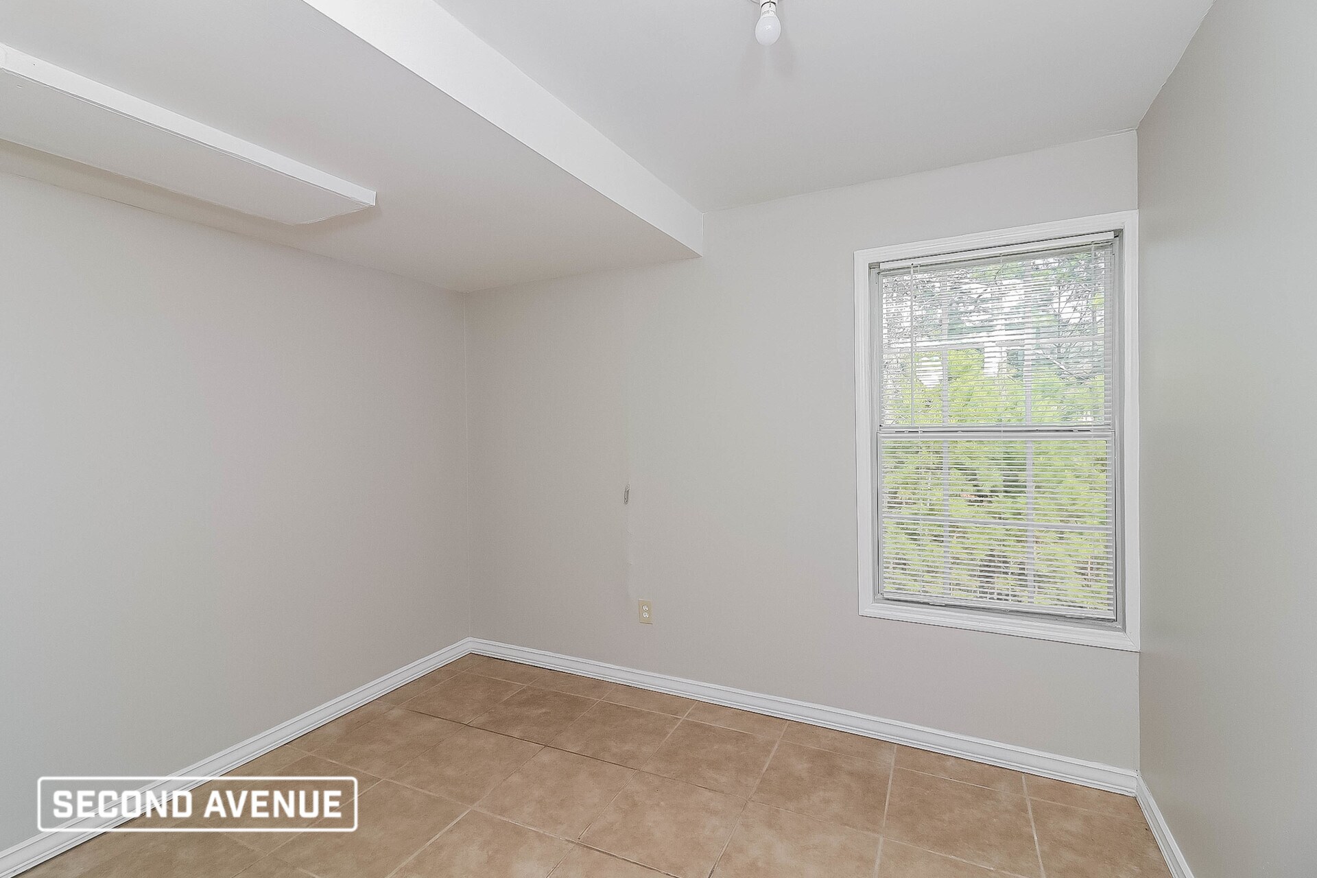 Building Photo - 6850 John Clark Dr