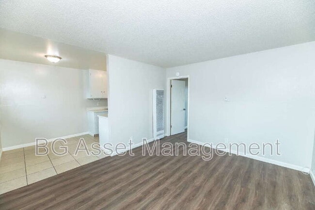 Building Photo - 1333 Market Ave