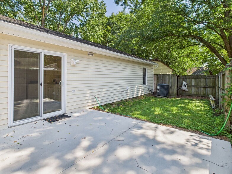 Building Photo - 7115 Senn Way